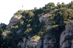 Крест Святого Михаила на крутом обрыве горы.