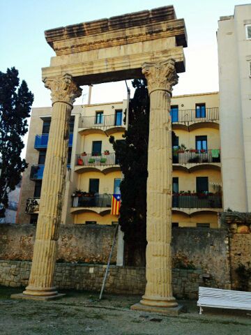 Ворота из античности в наши дни. Римсий форум