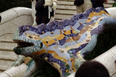 Мозаичная саламандра в парке Гуэля.