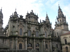 Один из фасадов собора Сантьяго.